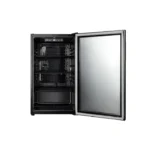 ثلاجة صغيرة