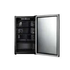 ثلاجة صغيرة